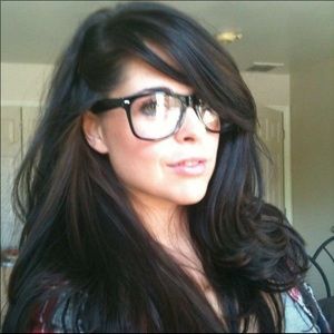 Meet your Posher, Alexandra